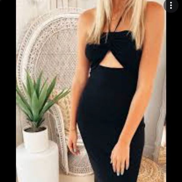 🔥RUCHED CUT-OUT FRONT OFF SHOULDER RIBBED KNIT MIDI - Picture 3 of 4